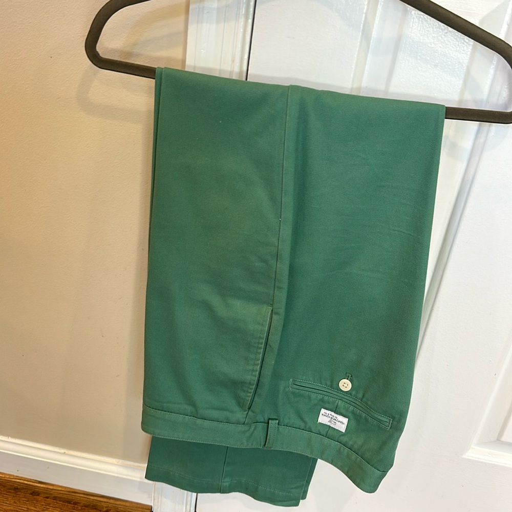 New mens green vineyard vines pant.
Size 33x32